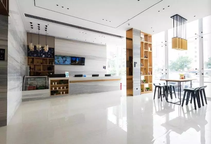 Hotelli City Comfort Inn Huizhou Zhongkai Chenjiang Avenue