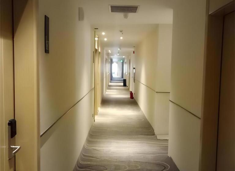 酒店 City Comfort Inn Qingyuan Yingde Weiduoli Square