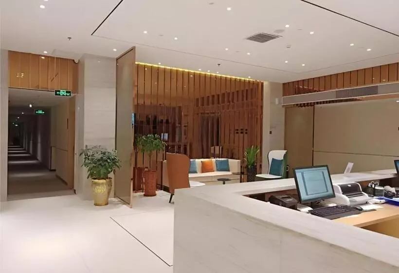 Hotelli City Comfort Inn Qingyuan Yingde Weiduoli Square