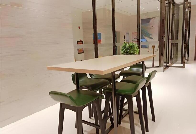 酒店 City Comfort Inn Qingyuan Yingde Weiduoli Square