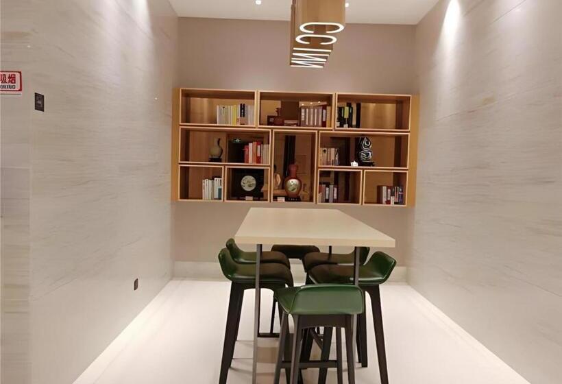 酒店 City Comfort Inn Qingyuan Yingde Weiduoli Square