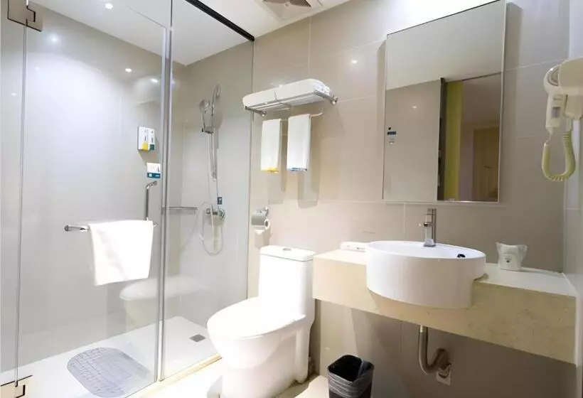 Hotelli City Comfort Inn Qingyuan Yingde Weiduoli Square