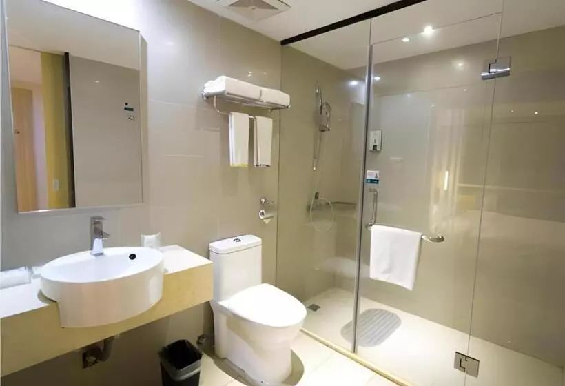 Hotelli City Comfort Inn Qingyuan Yingde Weiduoli Square