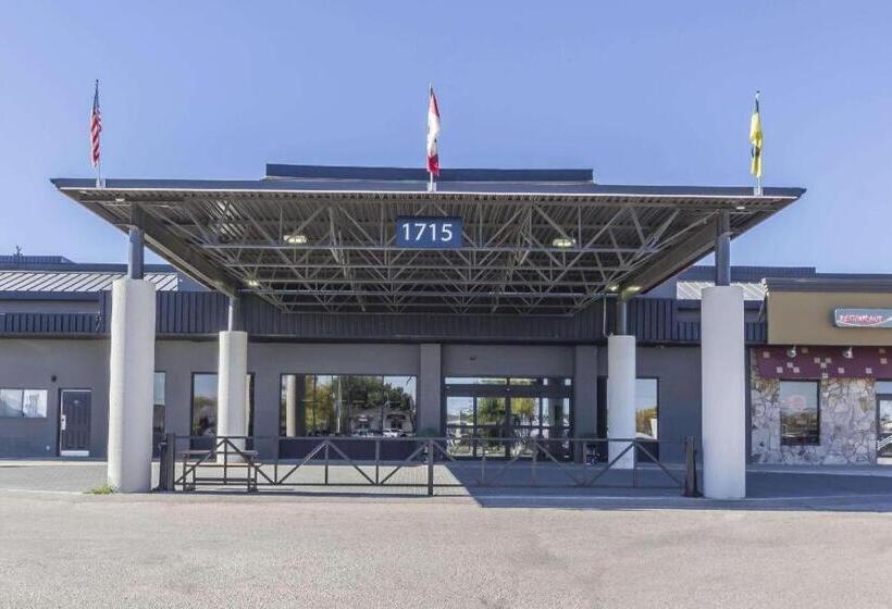 호텔 Quality Inn & Suites