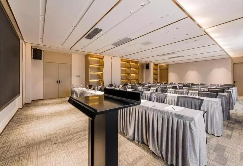 Lavande Hotel Foshan West Station Shishan Zhaoda