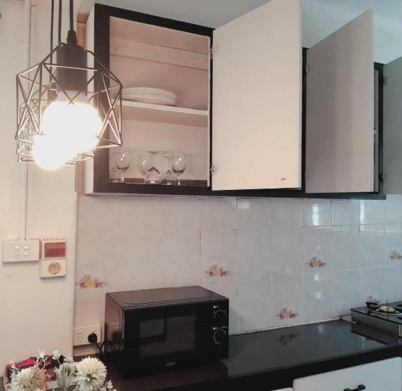 פנסיון Nomads Nest