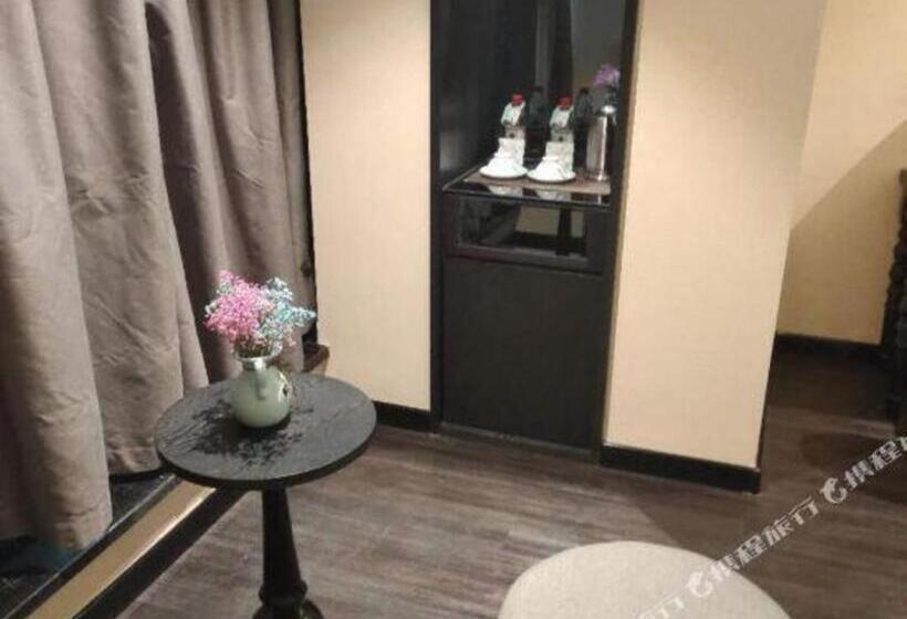 Xana Hotelle· Wulumuqi High Speed Railway Station Baonengcheng