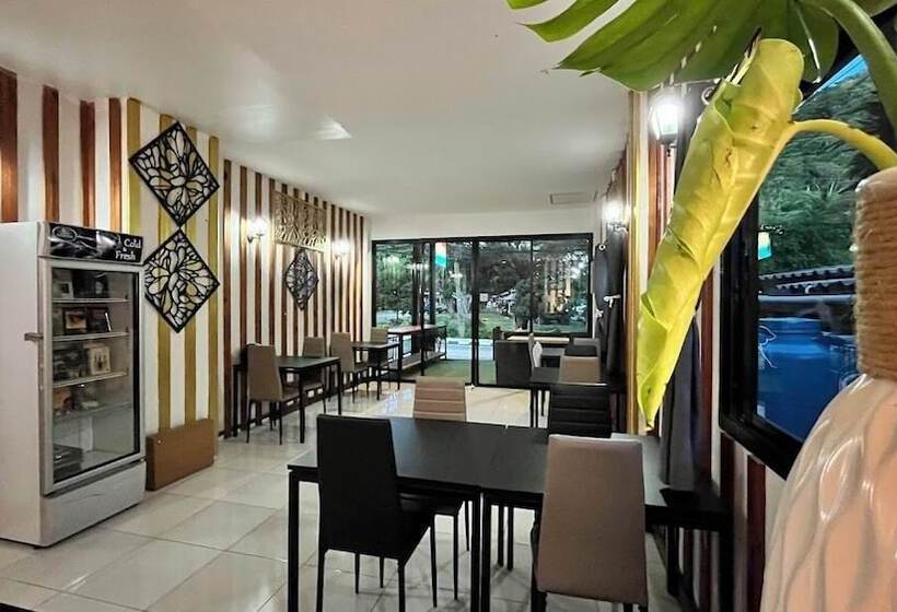 Hotel Coco Mountain View Guest House