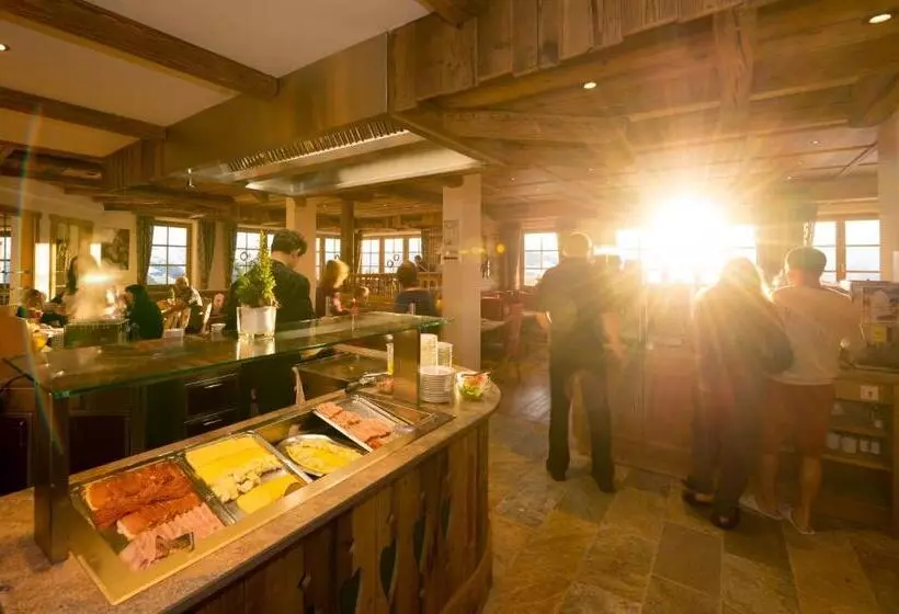 Hotelli Grossarler Panorama Stube