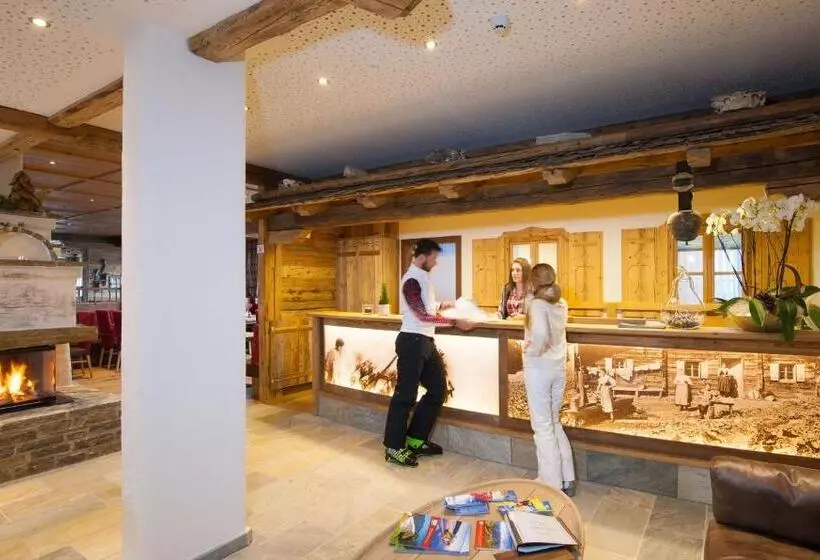 Hotelli Grossarler Panorama Stube