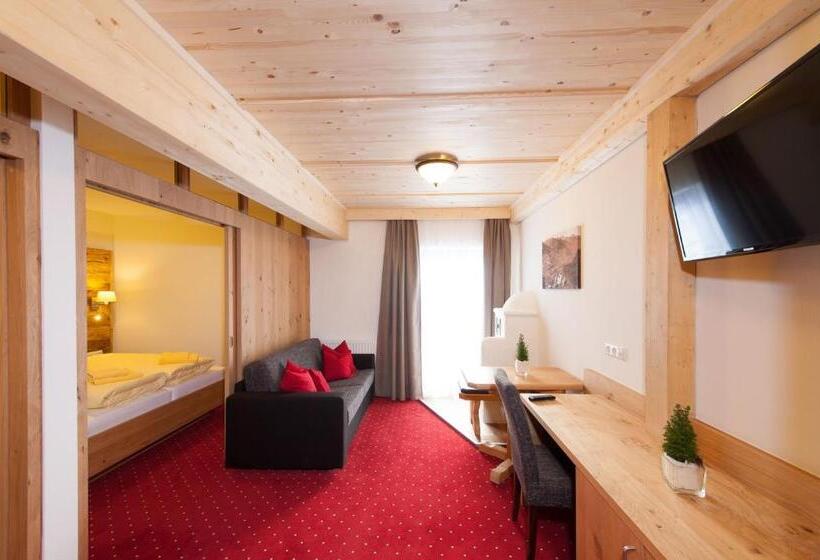 ホテル Grossarler Panorama Stube