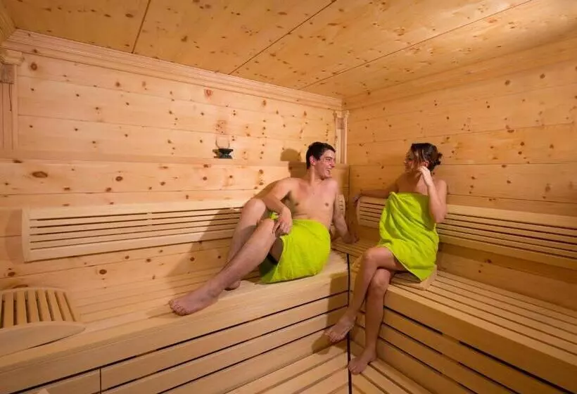 Hotelli Grossarler Panorama Stube