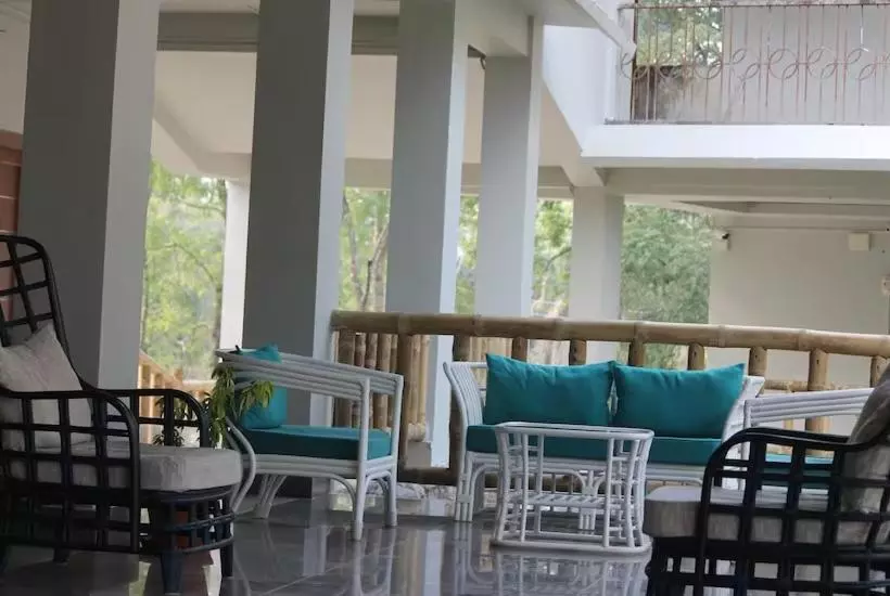 Hotelli Shoolin Wood