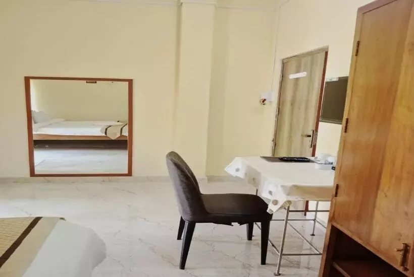 Hotelli Shoolin Wood