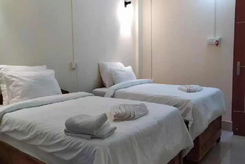 Hotelli Shoolin Wood