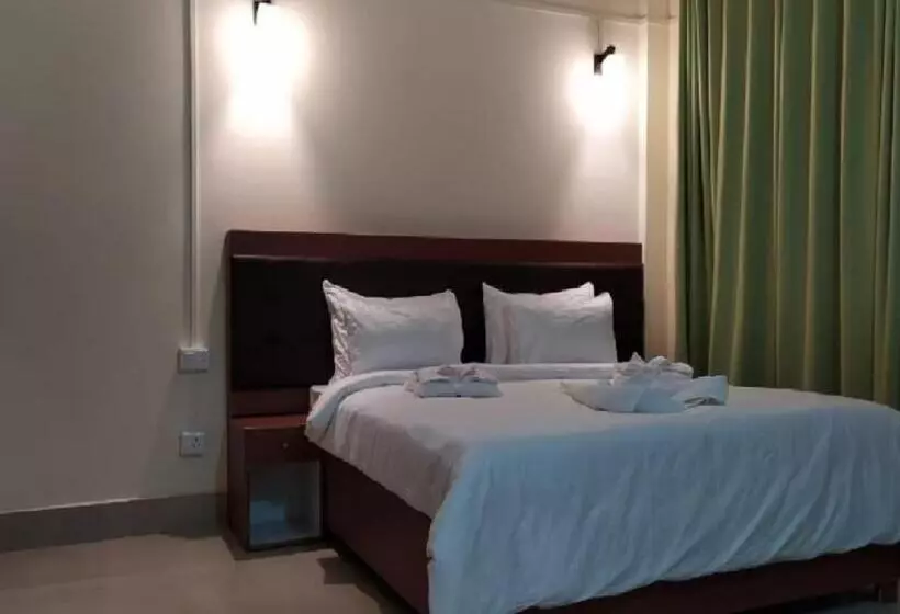 Hotelli Shoolin Wood