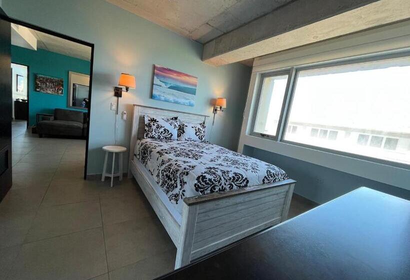 هتل Spacious Loft Sea View By Stay Here Pr