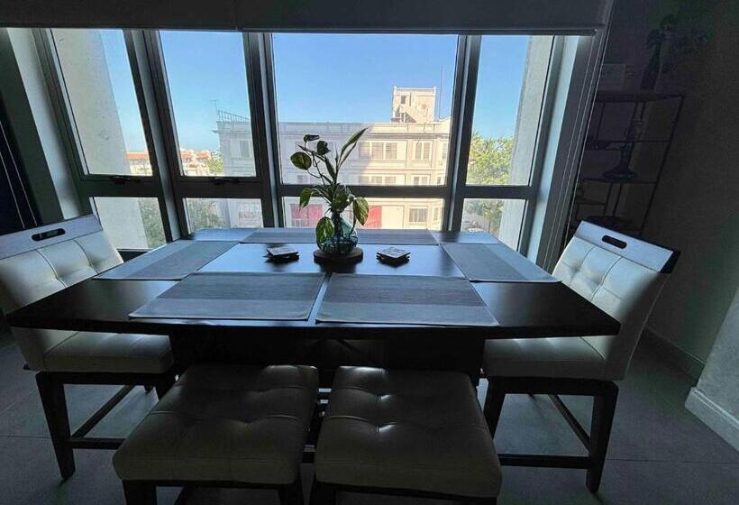 هتل Spacious Loft Sea View By Stay Here Pr