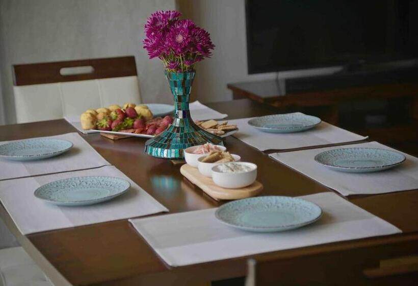 هتل Spacious Loft Sea View By Stay Here Pr