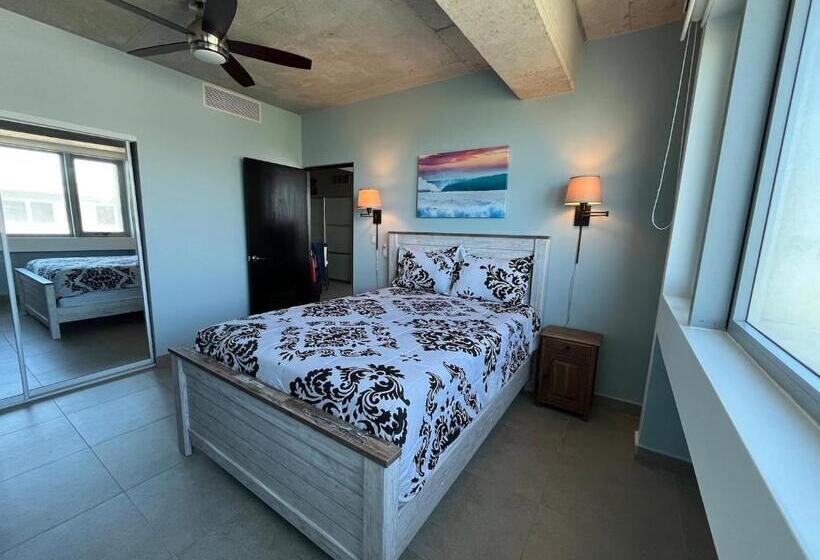 هتل Spacious Loft Sea View By Stay Here Pr