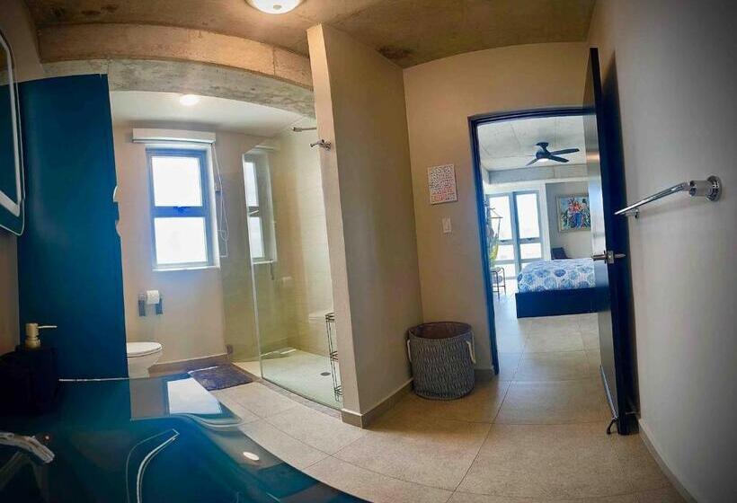 هتل Spacious Loft Sea View By Stay Here Pr