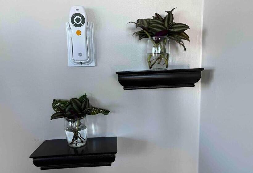 هتل Spacious Loft Sea View By Stay Here Pr