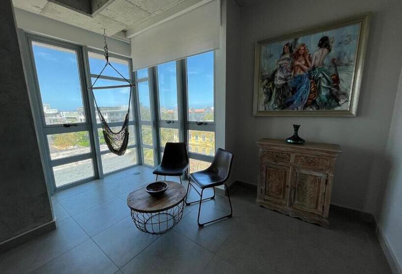 هتل Spacious Loft Sea View By Stay Here Pr