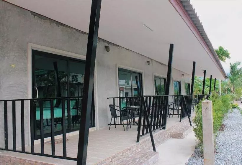 Hotelli บ้านทองสุข รีสอร์ท