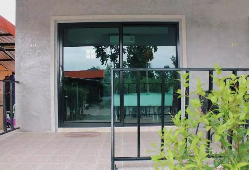 Hotelli บ้านทองสุข รีสอร์ท