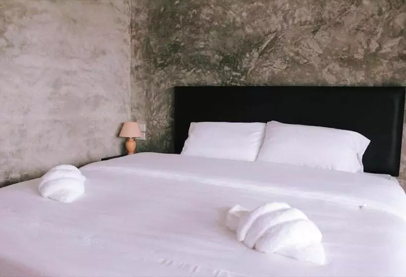 Hotelli บ้านทองสุข รีสอร์ท