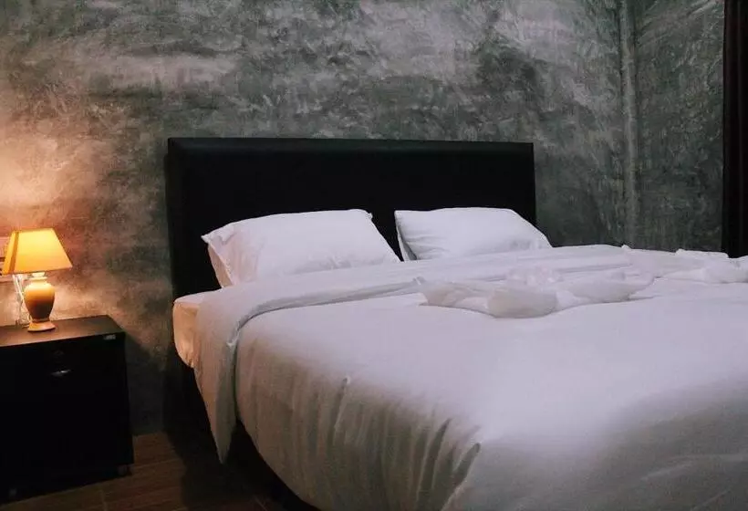 Hotelli บ้านทองสุข รีสอร์ท