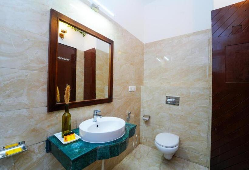 Montrose11 Boutique Hotel I Kasauli I Spa