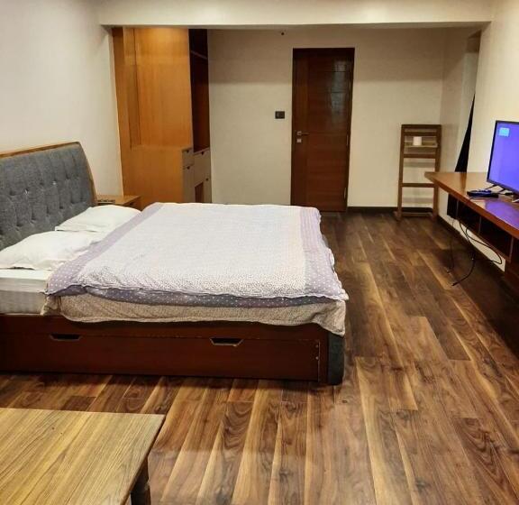 호텔 The Alpine Guest House