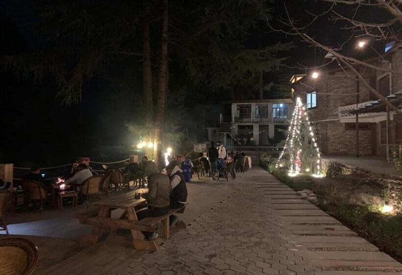 호텔 The Alpine Guest House