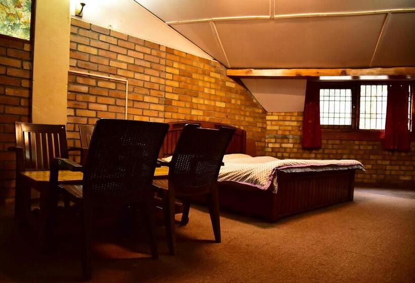 호텔 The Alpine Guest House