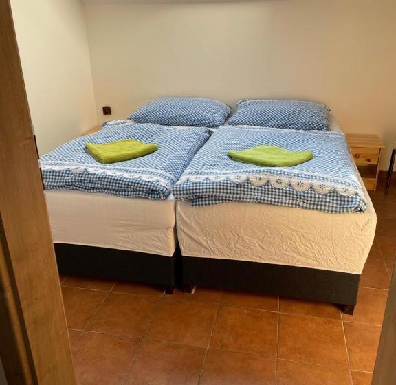 פנסיון Sklep Pod Dubňanskou Horou