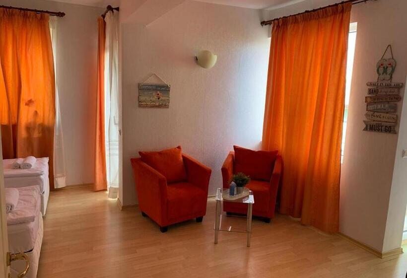 ペンション Sunray Guest House, Private Rooms & Apartment With Lovely Sea View