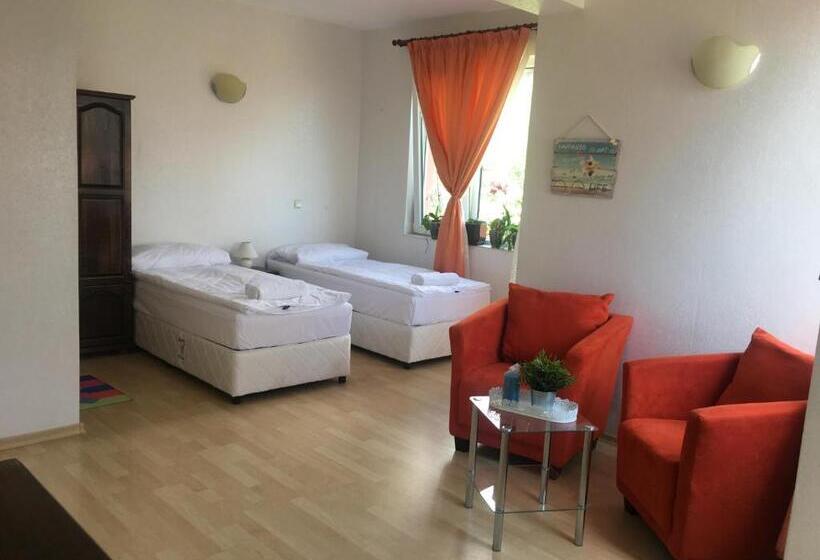 ペンション Sunray Guest House, Private Rooms & Apartment With Lovely Sea View