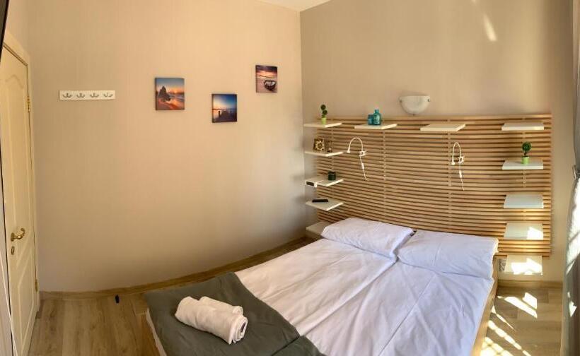 ペンション Sunray Guest House, Private Rooms & Apartment With Lovely Sea View