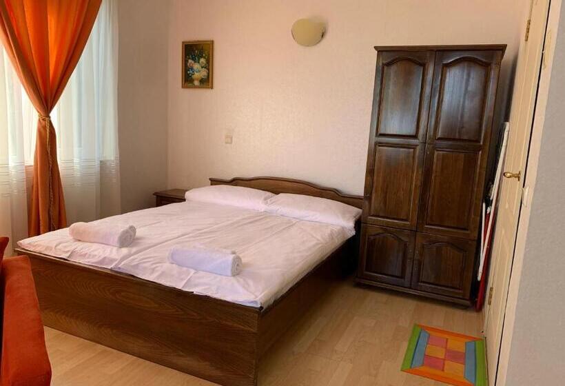 ペンション Sunray Guest House, Private Rooms & Apartment With Lovely Sea View