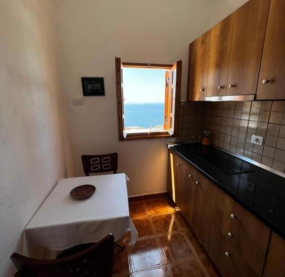 پانسیون Traditional Old House