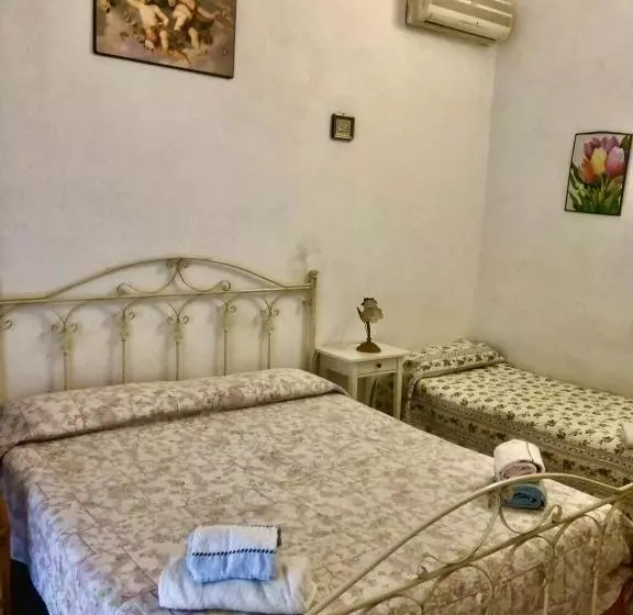 تختخواب و صبحانه Noel Dal 1976