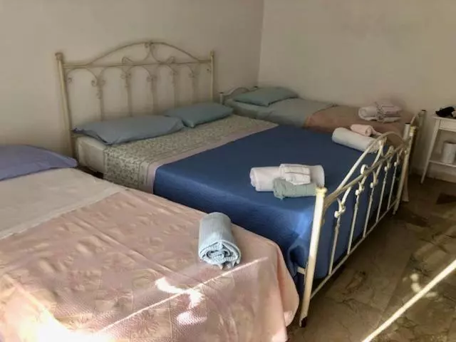 تختخواب و صبحانه Noel Dal 1976