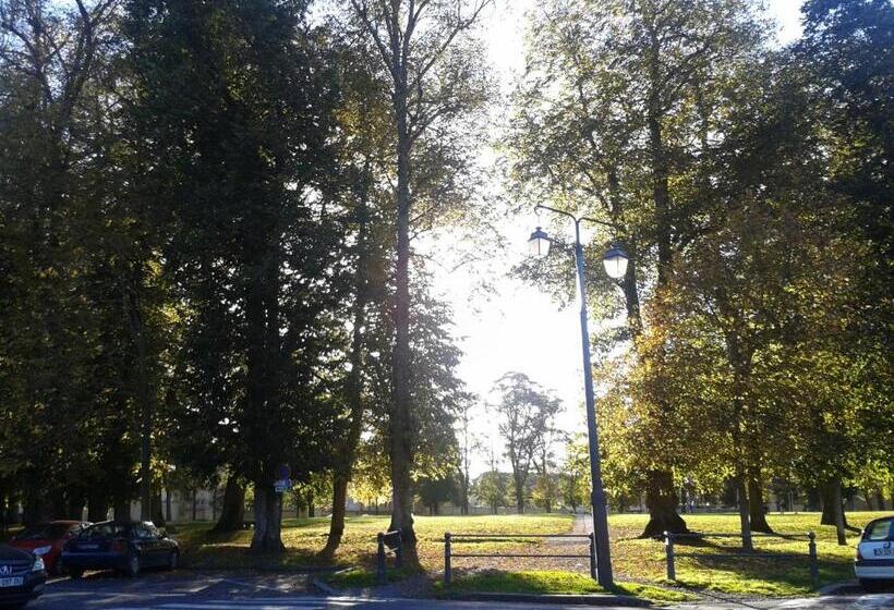 تختخواب و صبحانه Jardin Et Hotel Particulier