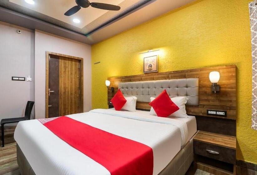 هتل Super Oyo Flagship 47057 Padma Manor