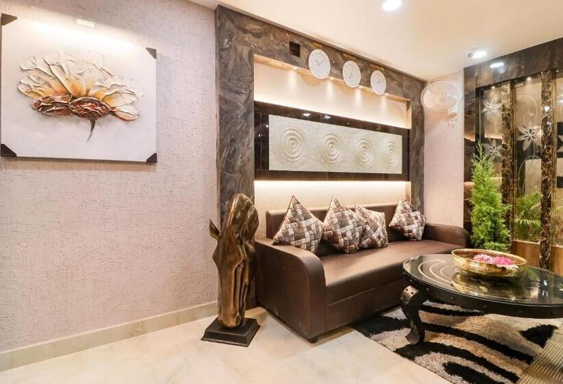 هتل Super Oyo Flagship 47057 Padma Manor