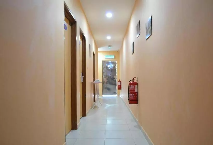 Oyo 89691 Hotel Puteri Miqaila