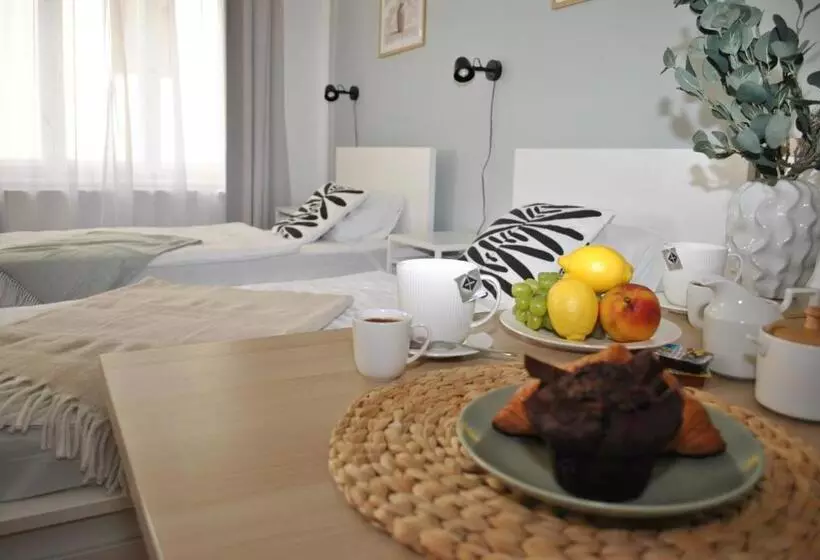 ユースホステル 7 Nights Apartments Dominikánské N