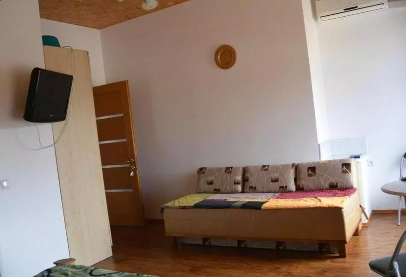 Retkeilymaja Druzhba 598