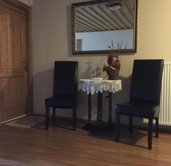 ベッドアンドブレックファースト Atkári Vendégház